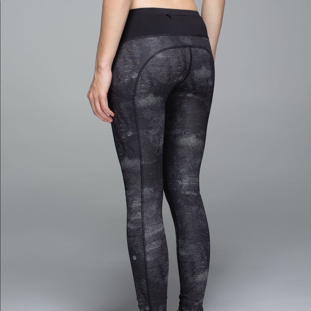 Lululemon Speed Tight ll Full On Sequin Snakeskin